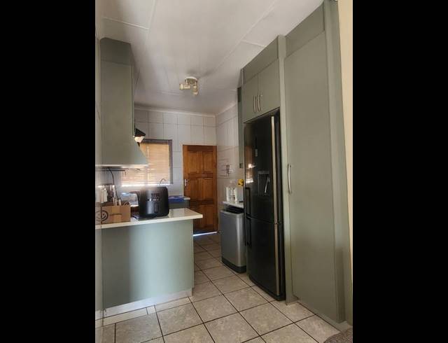 2 BEDROOM APARTMENT FOR SALE IN NOORDWYK